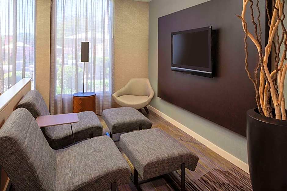 Sonesta Select Chattanooga Hamilton Place