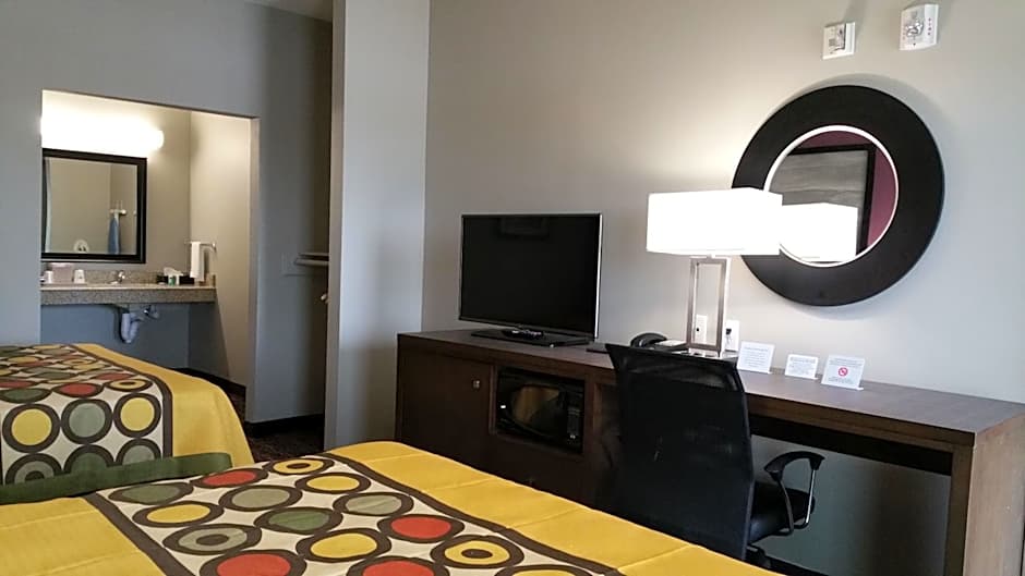 Super 8 by Wyndham Carrizo Springs