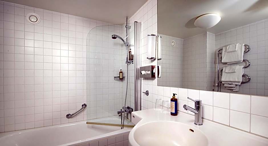 Home Hotel Wellington