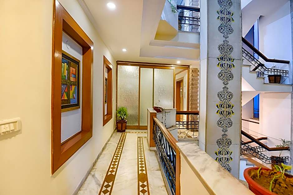 Siris 18 Hotel Gurgaon