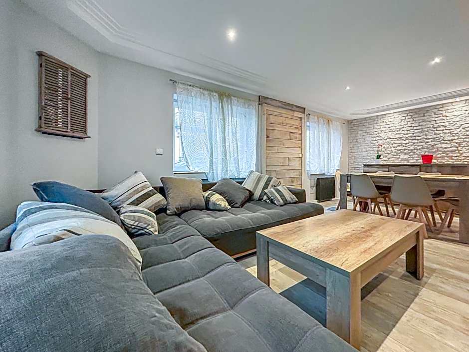 Grand Salon Cosy, proche centre Dijon & garage 2p