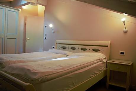 One-Bedroom Apartment - Attic