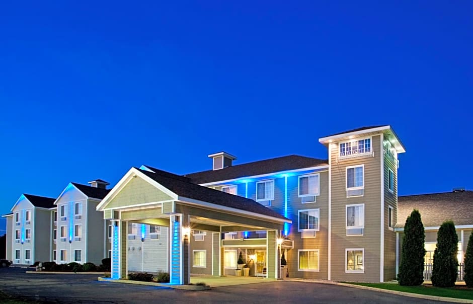 Holiday Inn Express & Suites New Buffalo, MI by IHG