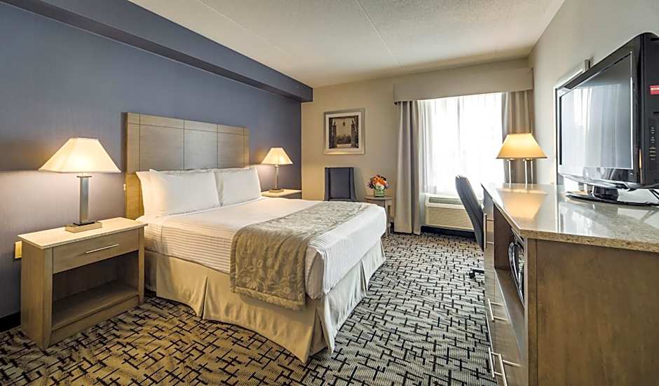 Monte Carlo Inns Oakville Suites