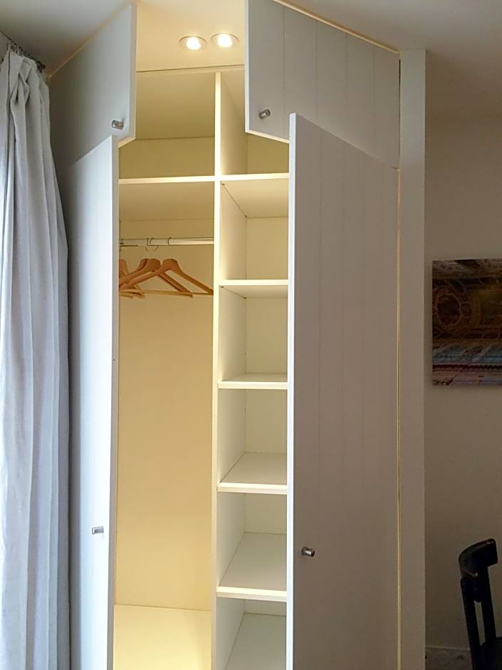 Denis & Virginie - château à pied - parking gratuit