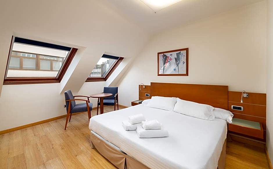 Duerming Longoria Plaza Hotel