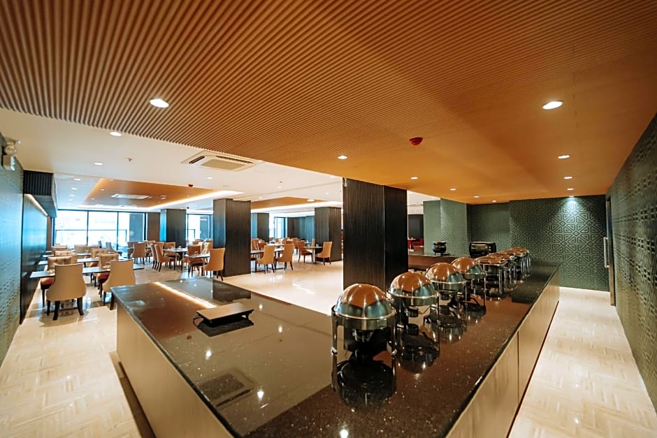 Metrocentre Hotel & Convention Center