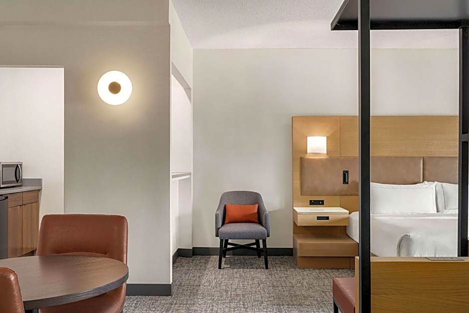 DoubleTree by Hilton Columbus Dublin