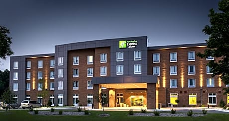 Holiday Inn Express and Suites Madison Central by IHG