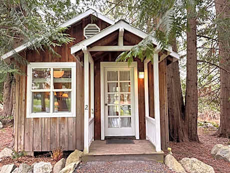 Lopez Farm Cottages & Tent Camping