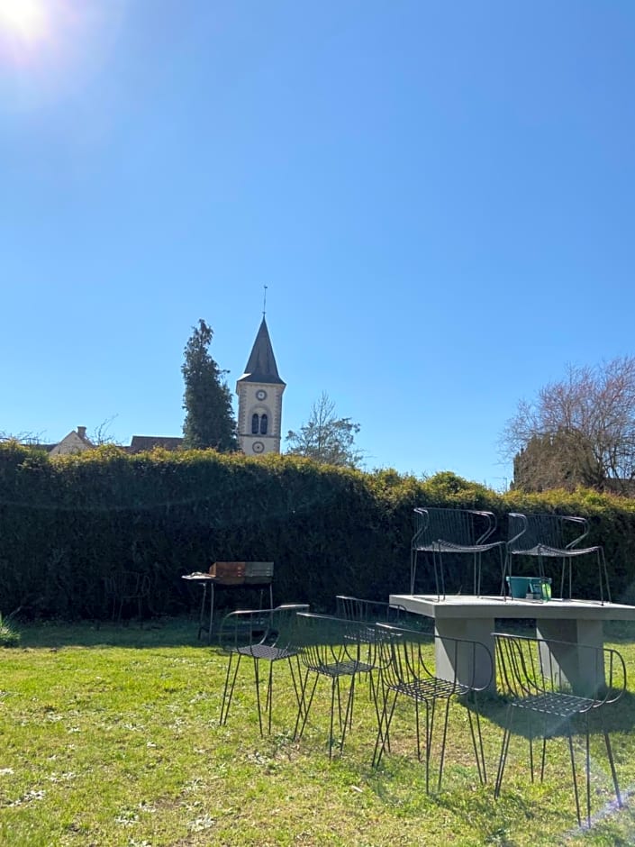 Cocon en lisière de forêt