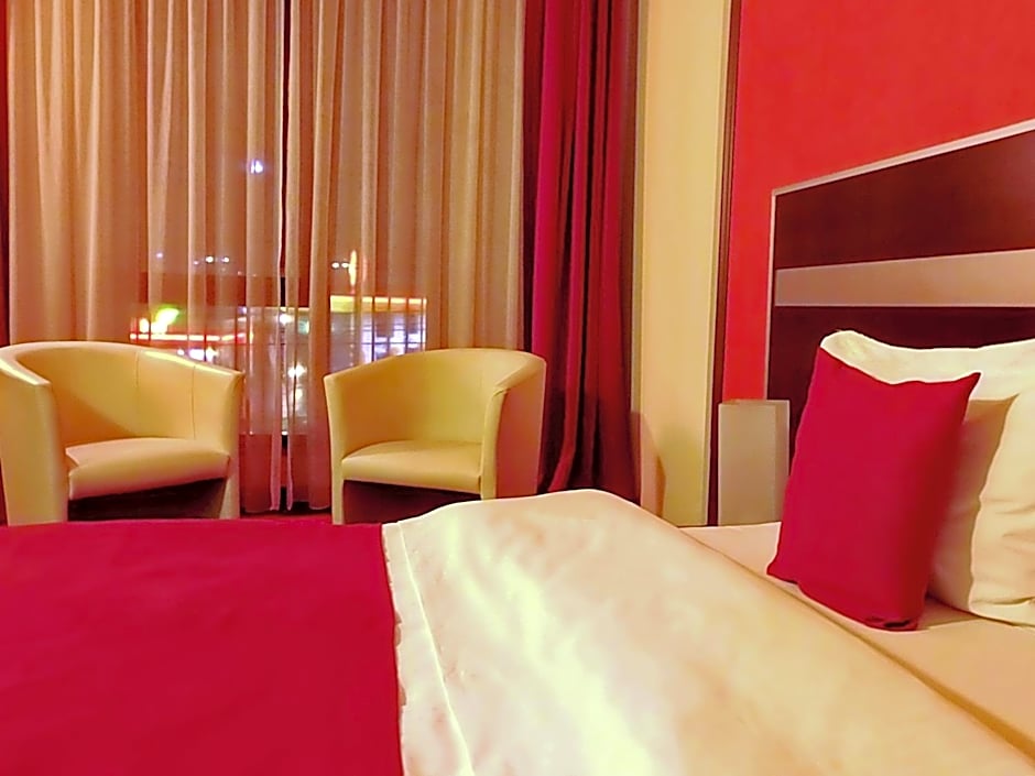 Photo 1 of 10 of Single Room 4*