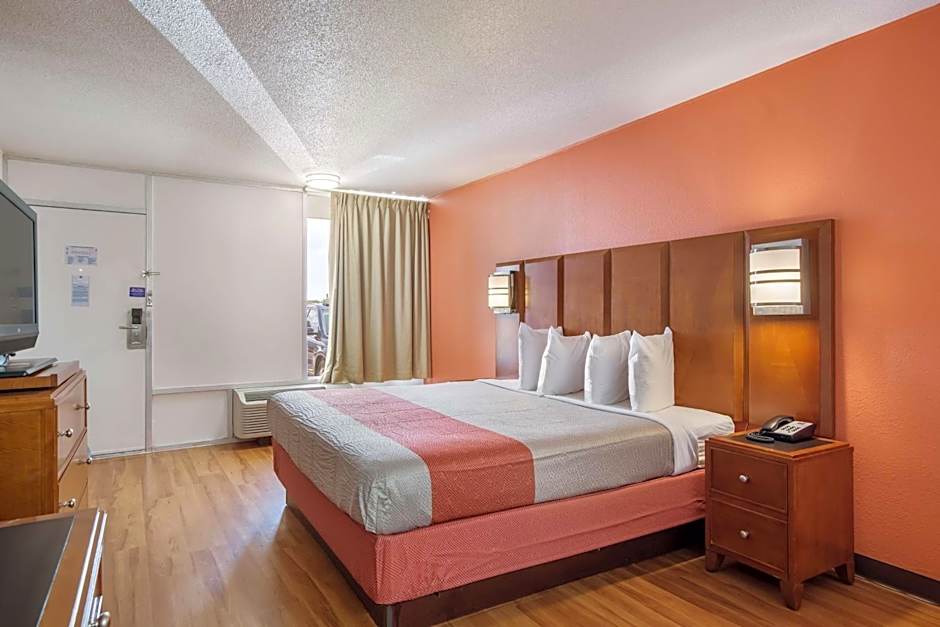 Motel 6-Van Buren, AR I- 40