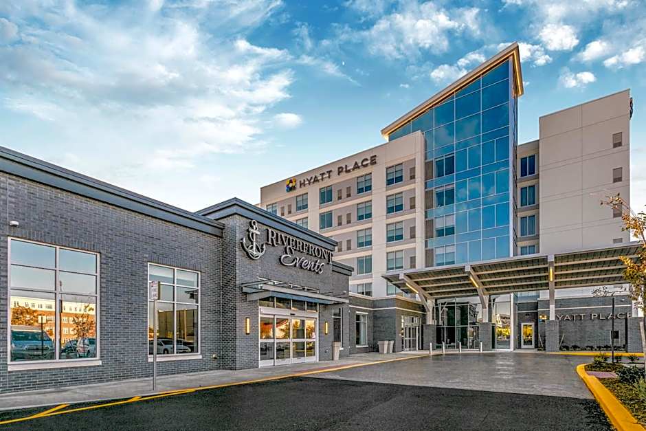 Hyatt Place Wilmington Riverfront