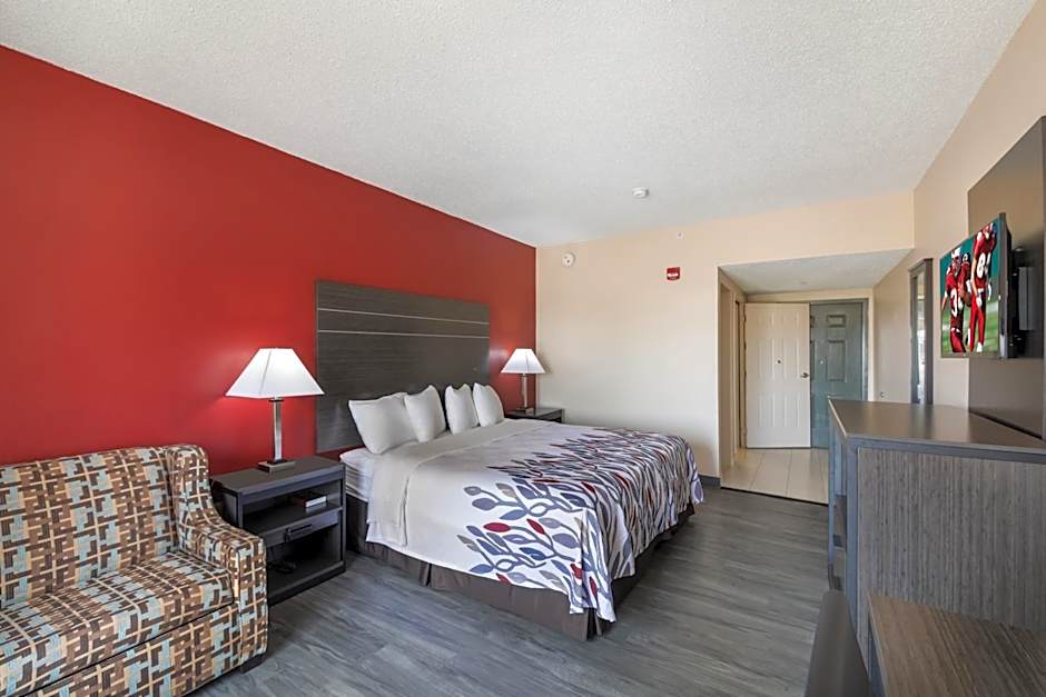 Red Roof Inn & Suites Austin East - Manor