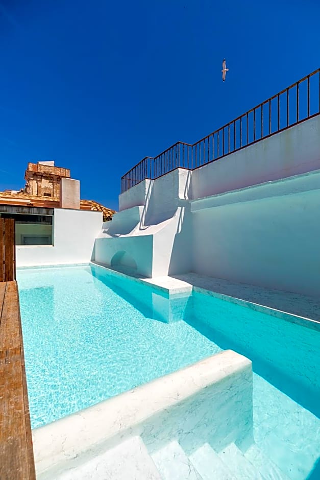 Aristoy - by Grupo Tribu