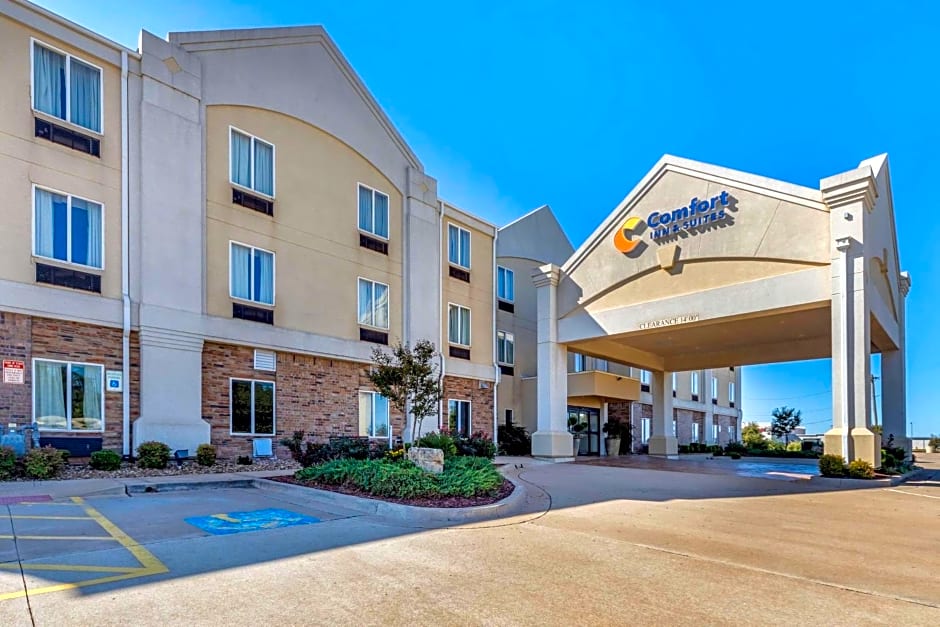 Comfort Inn & Suites Perry I-35