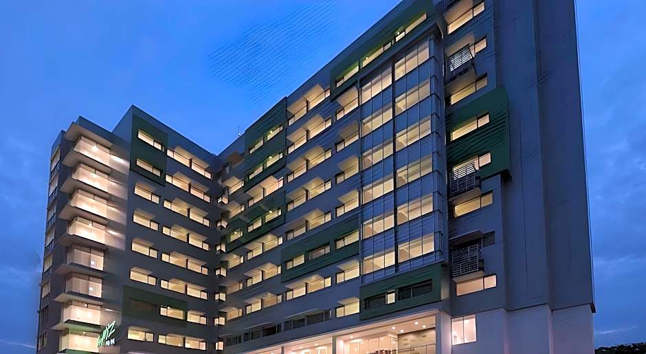 Whiz Prime Hotel Megamas Manado