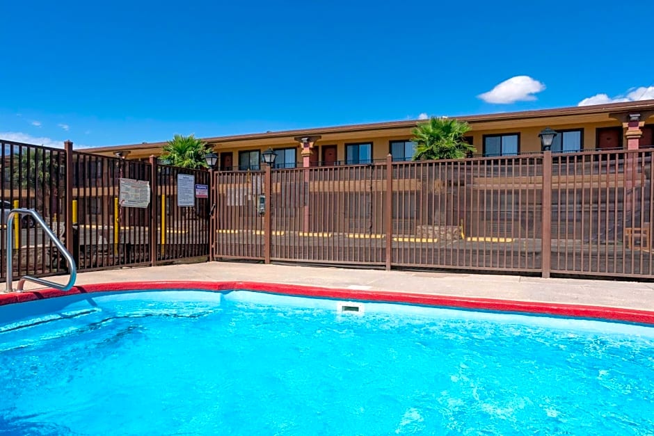 Days Inn by Wyndham Alamogordo White Sands