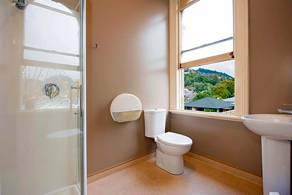 The Prince Albert Backpackers & Bar