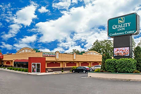Quality Inn Conference Center Logansport