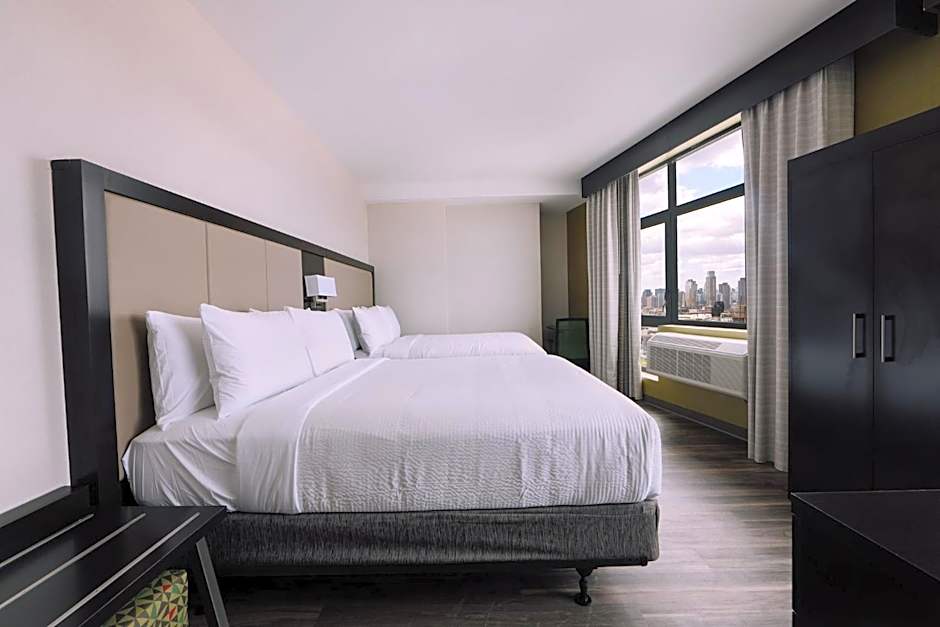 Holiday Inn Express Long Island City E New York By IHG