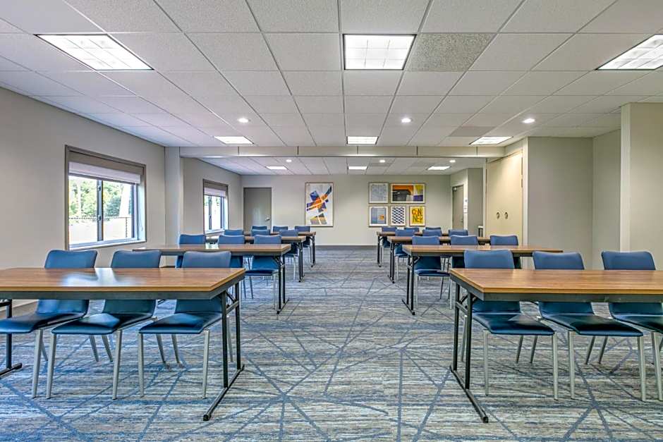 Holiday Inn Express Hotel and Suites Valparaiso By IHG