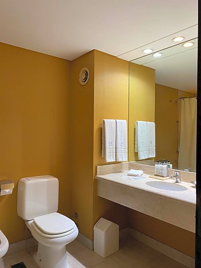 Howard Johnson Plaza by Wyndham Buenos Aires Florida Street