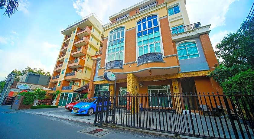 Greenview Ekkamai 10 Suite