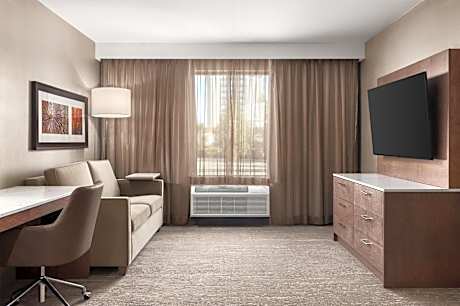 Two-Bedroom King Suite