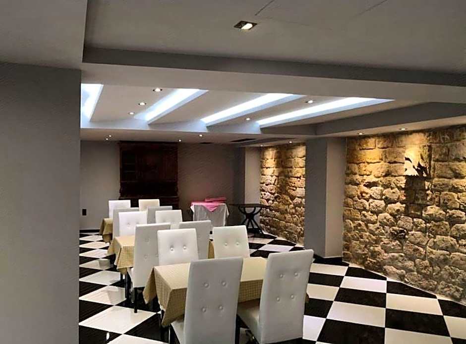 Aianteion Bay Luxury Hotel & Suites