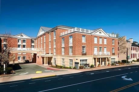 Courtyard by Marriott Charlottesville - University Medical Center