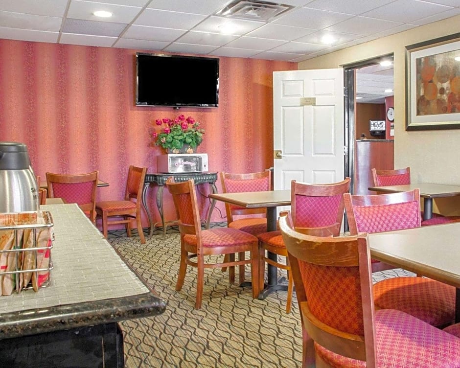 Quality Inn Broken Arrow - Tulsa