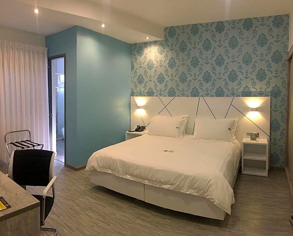 LUMA PLAZA HOTEL