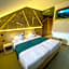 16 Lakes Hotel