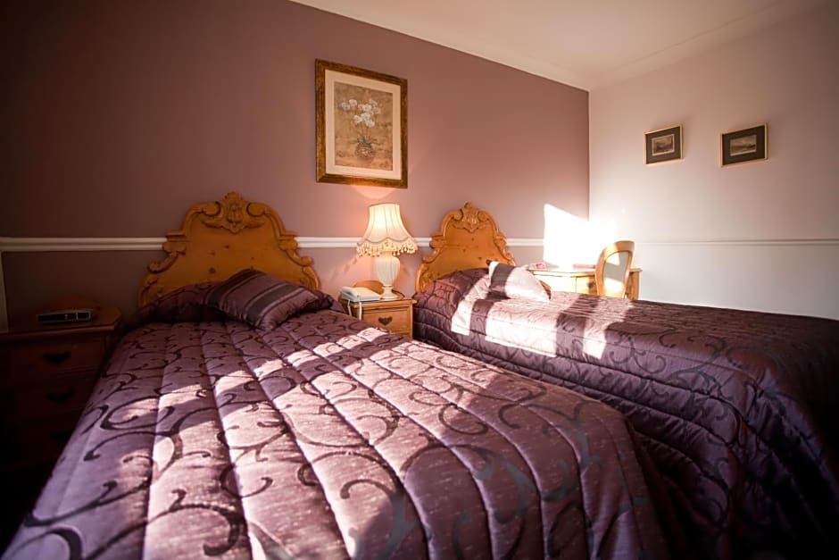 Fines Bayliwick Hotel