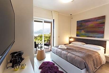 Single Room with Lake View
