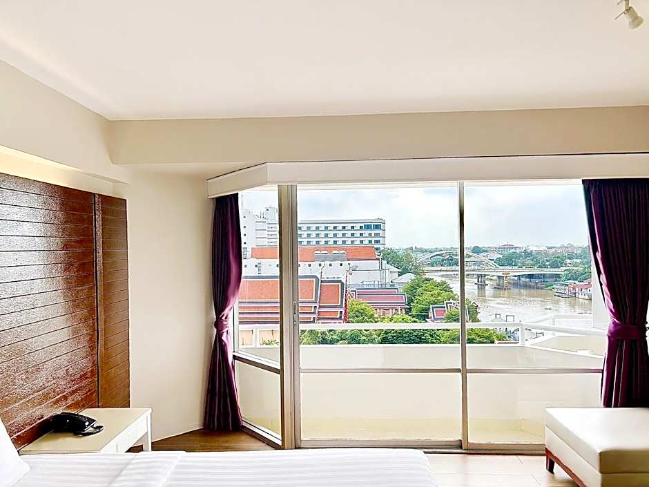 Ayothaya Riverside Hotel