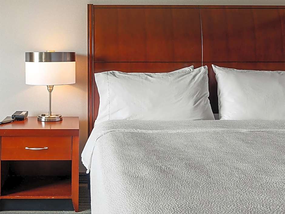 Photo 1 of 1 of 2 Queen Beds