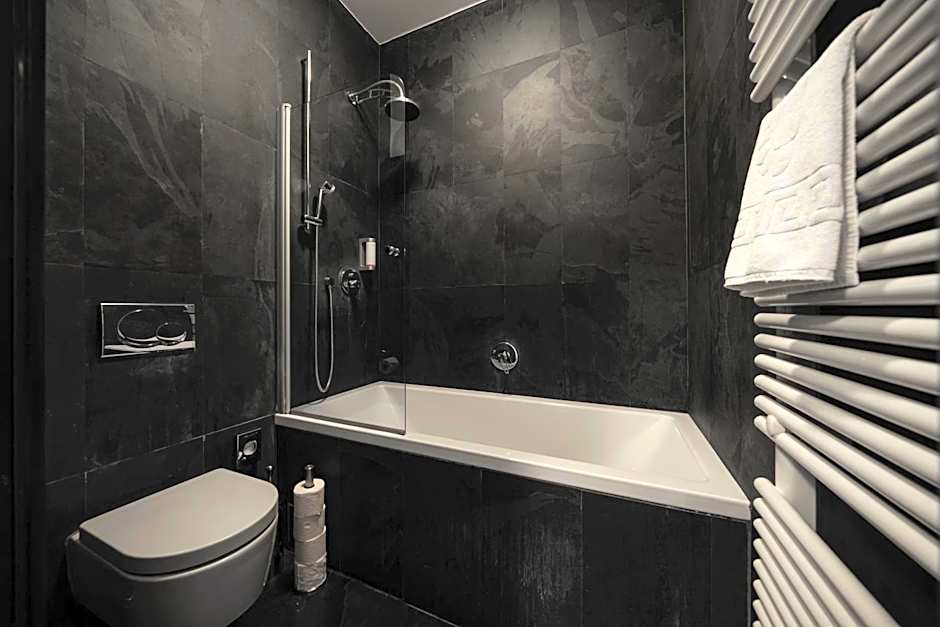 Hotel Noir