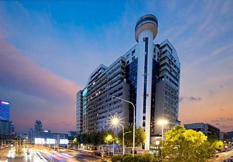 Hanting Hotel Wuhan Hongshan Square Metro Station