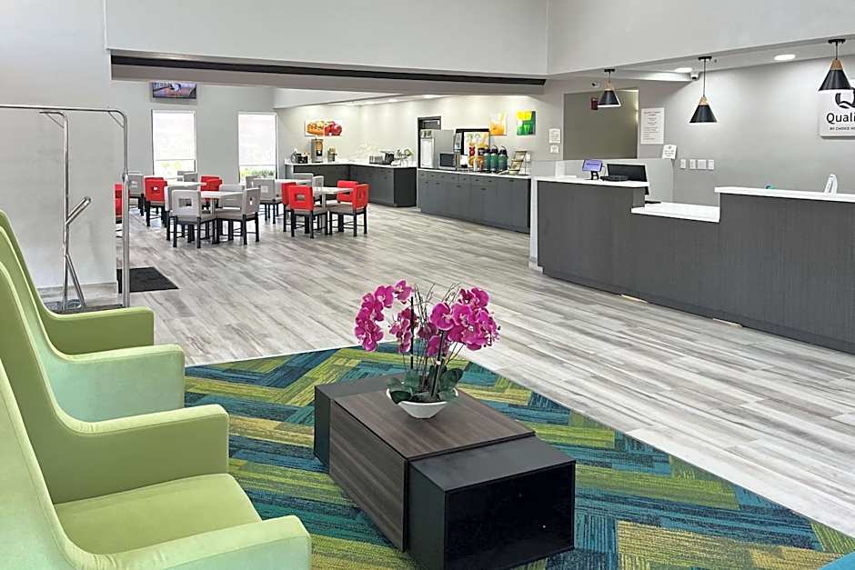 Quality Inn & Suites at Airport Blvd I-65