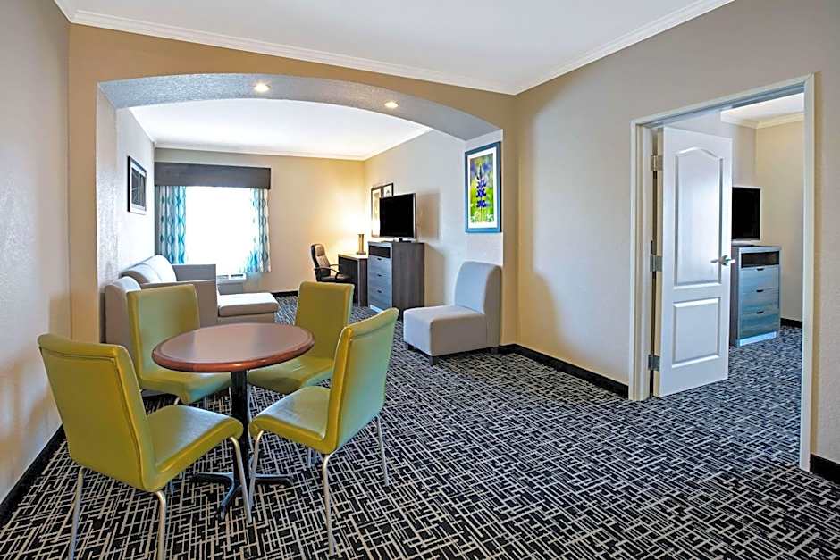 La Quinta Inn & Suites by Wyndham Garland Harbor Point