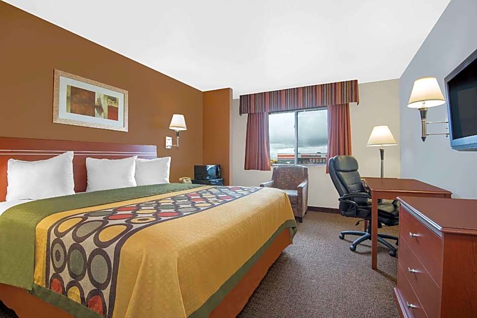 Photo 1 of 2 of 1 Queen Bed, Mobility Accessible