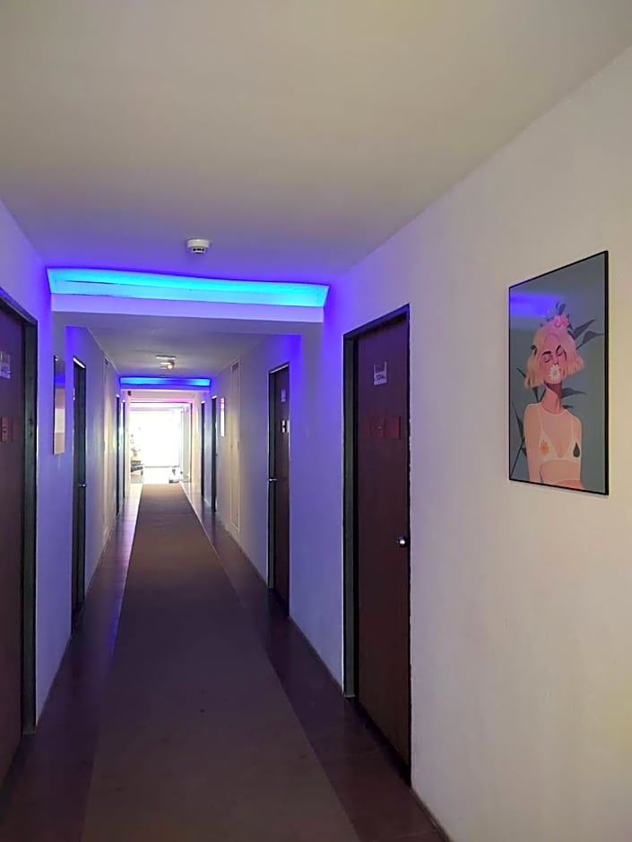 เพอร์เฟลคเพลช (Perfect Place Hotel)