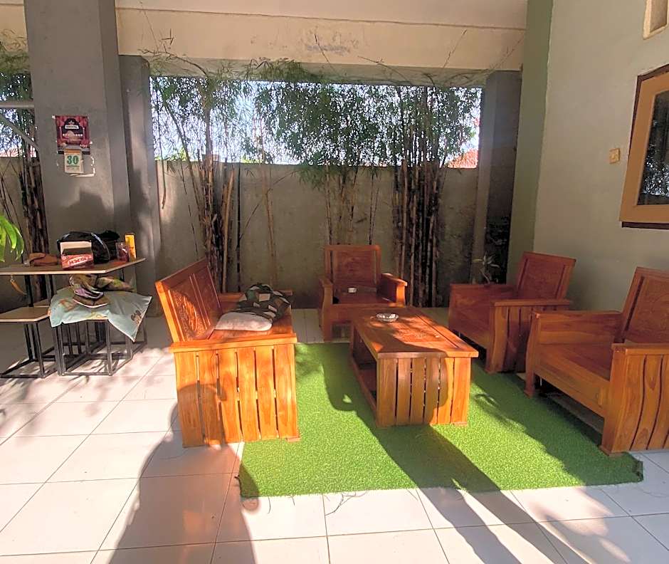 OYO Life 93258 Kos Sahabat