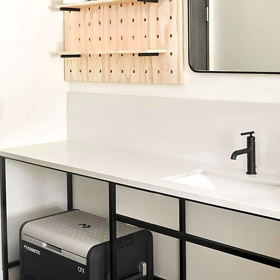 Slackline Moab, Outset Collection by Hilton