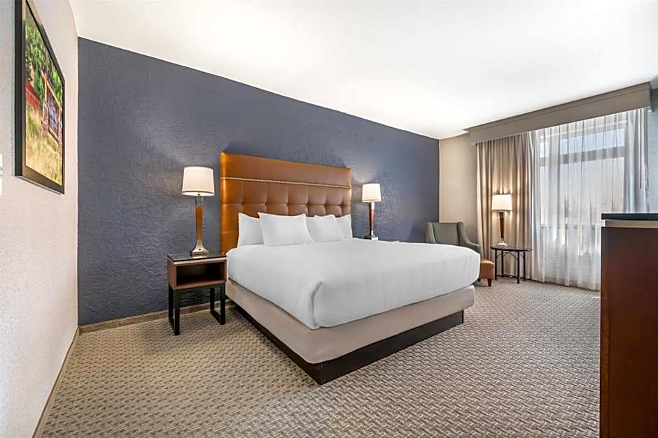 Drury Plaza Hotel Flagstaff