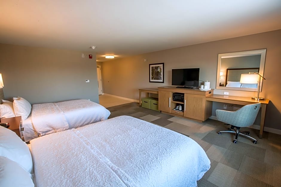 Hampton Inn by Hilton Amesbury, MA