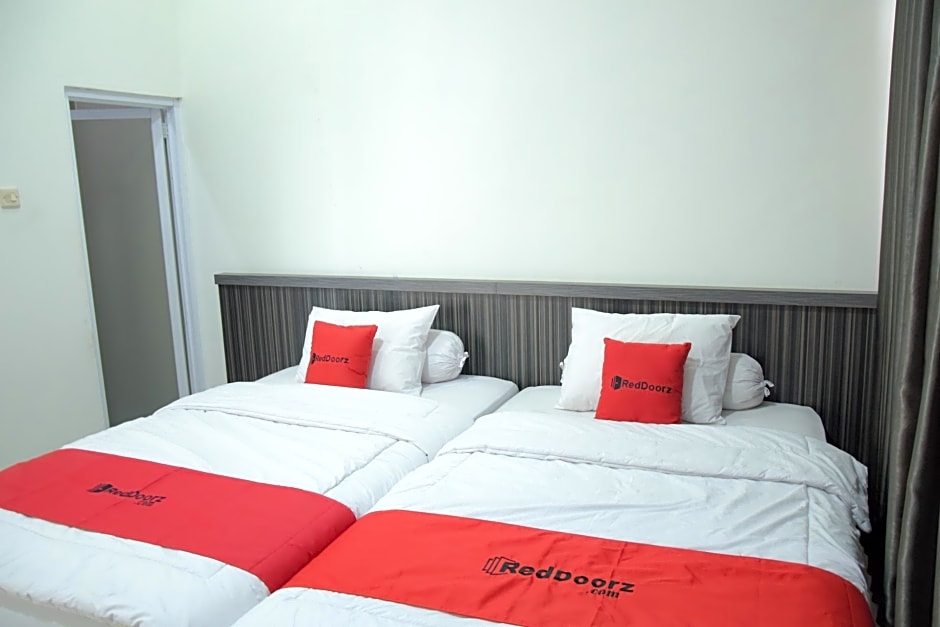 RedDoorz near GOR Satria Purwokerto